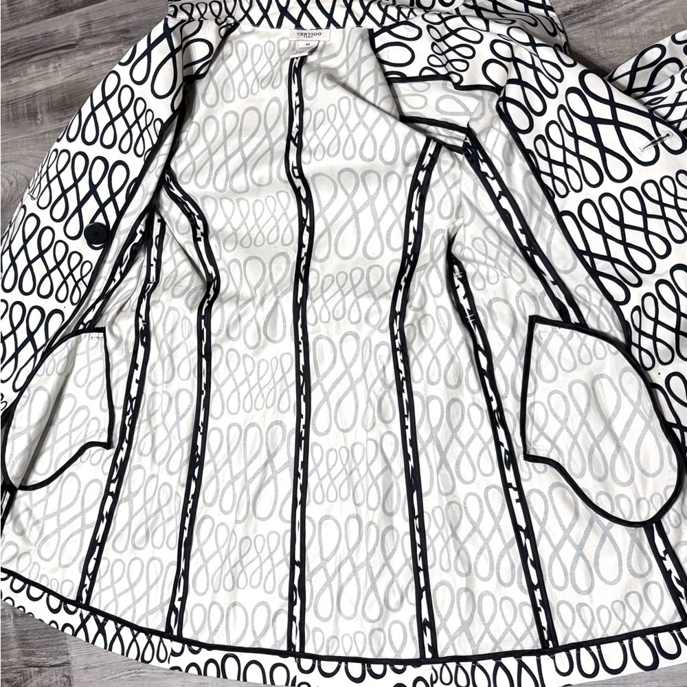 Vertigo Paris Infinity print trench coat - Picture 7 of 9